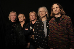 Yes Heaven & Earth Band Photo
